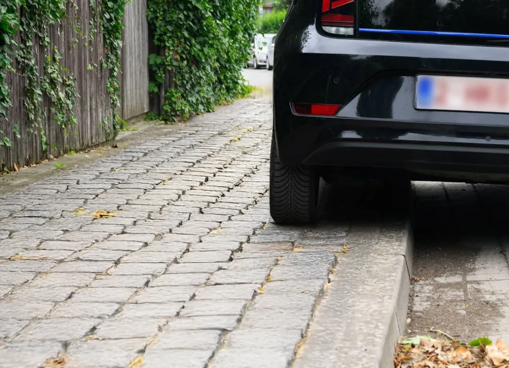 gehweg-kein-parkplatz